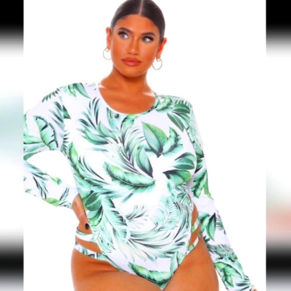 Giftable Fashion Nova One Piece Long Sleeved Swimsuit NWT
